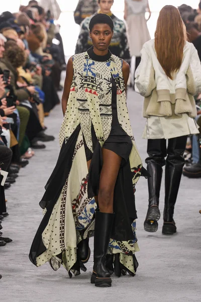 Look 14